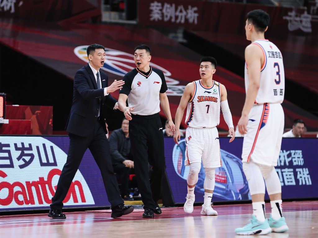 出了一些 出了一些